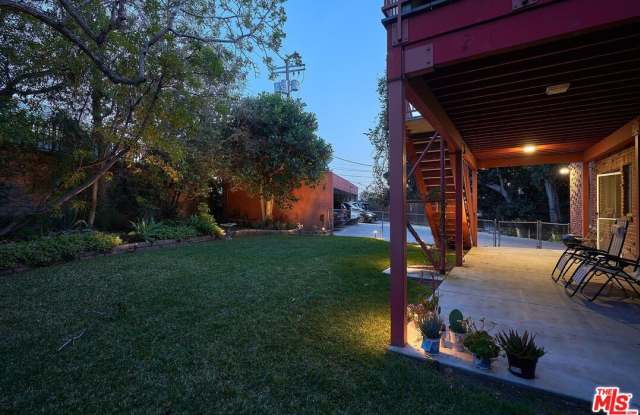 1048 S Orange Dr Gallery 4