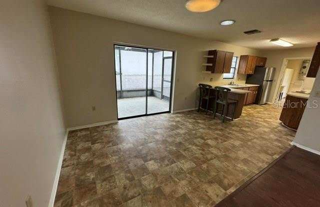 5280 BEACHVIEW Drive Gallery 4