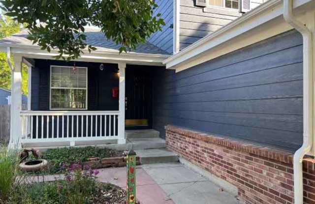 Beautiful 5 Bedroom Home in Erie Gallery 2