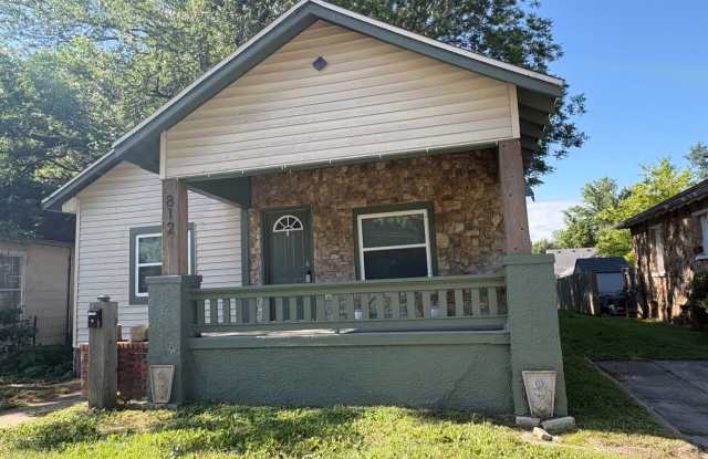 Charm, location and a great price ! Do not pass this up Gallery 1