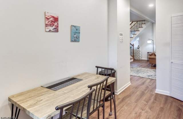 68 Columbus Ave Gallery 4