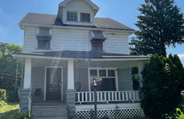 SECTION 8 and EDEN Accepted!! Spacious Newly Renovated 3 Br Home! photos photos