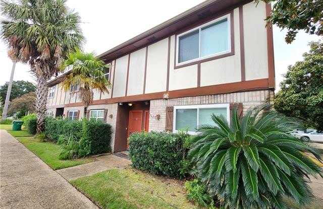 217 CLEARVIEW Parkway - 217 Clearview Parkway, Metairie, LA 70001