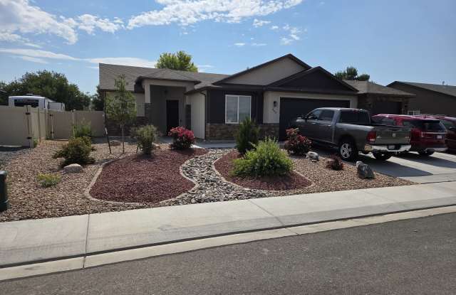 942 Golden Jubilee Dr - 942 Golden Jubilee Drive, Fruita, CO 81521
