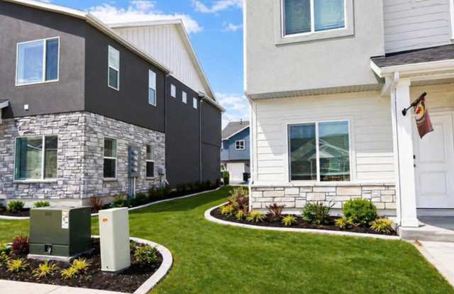 Like-New 2 bed/2.5 bath Townhome in Logan Gallery 3