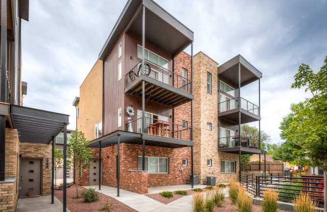 Urbanite Living near Downtown 3 Bed End Unit Townhouse photos photos