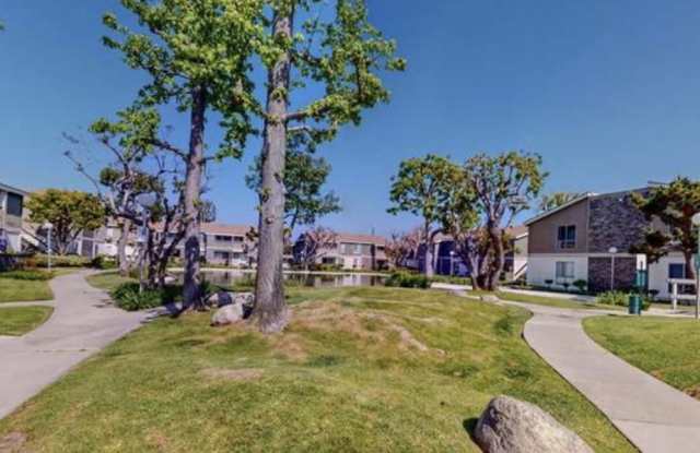2859 S Fairview St Unit C Gallery 2
