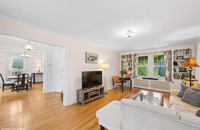 4900 Depot Lane Gallery 4