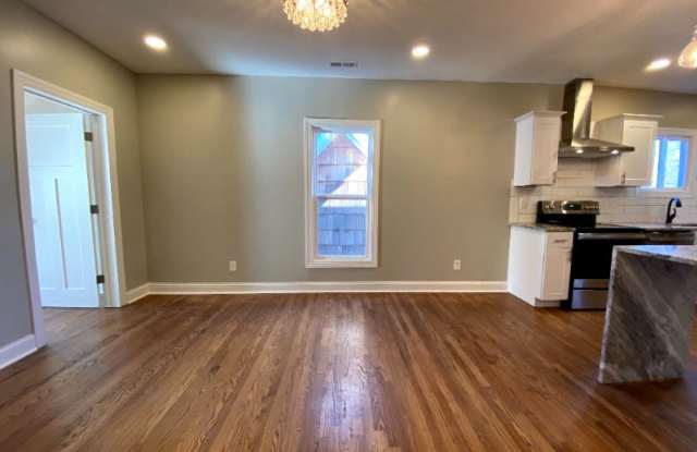 1042 East 5th Street Unit 2 Gallery 4