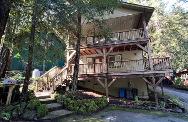 2,280 Square Foot modern Three bedroom two bath multi level home, large yard, decks, cathedral ceilings photos photos