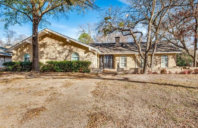 1710 Green Oaks Drive - 1710 Green Oaks Drive, Irving, TX 75061