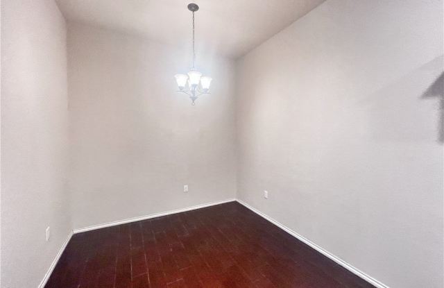 569 Creekside Circle Gallery 4