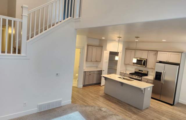 Spacious 3-Bedroom Bluffdale Townhome Gallery 4