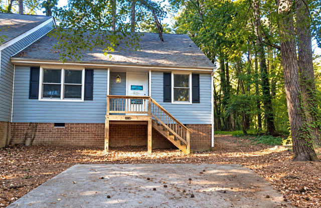 Spacious 3 bedroom 3 bath Duplex Gallery 1
