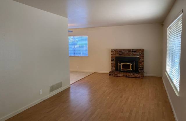 1809 Serena Ave Gallery 3
