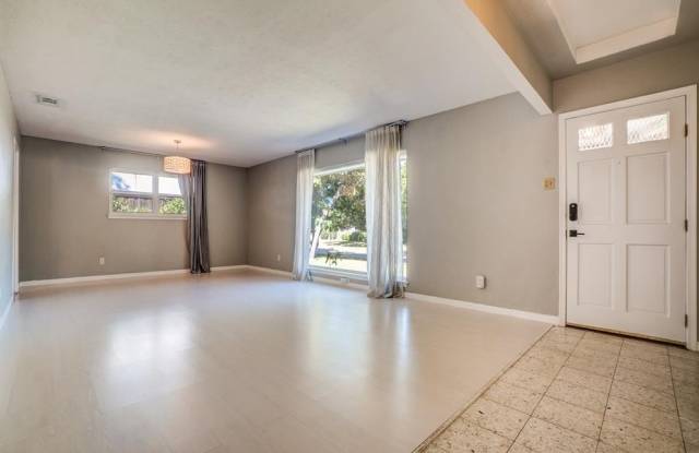 1556 Mapleton Drive Gallery 3