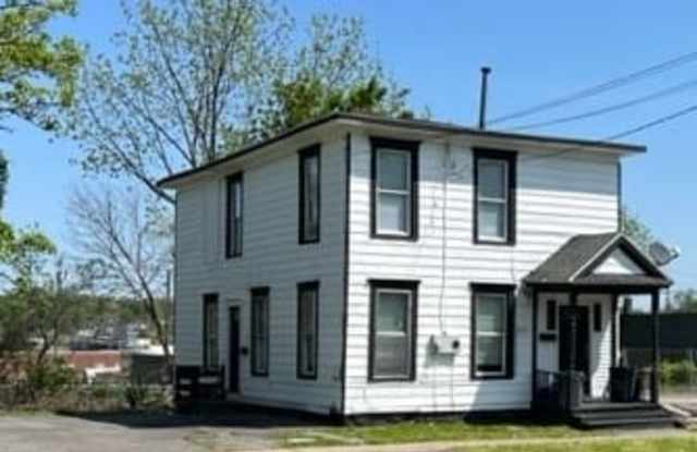 1611 East Fayette St - Apt 2-Rm 2 photos photos