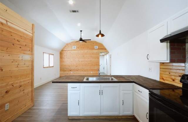 452 S 1st Street - 452 South 1st Street, Point, TX 75472