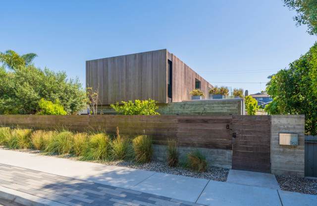 Zen House | Award-Winning Architectural Lease in Manhattan Beach photos photos