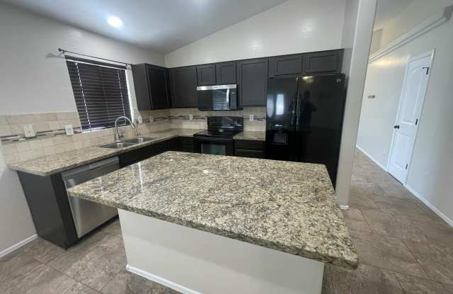 24403 N Oasis Boulevard Gallery 4