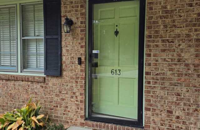 CORPORATE RENTAL - FULLY FURNISHED, 613 Westbury, Augusta, GA - 3 Bedrooms Classy Cutie! Gallery 4