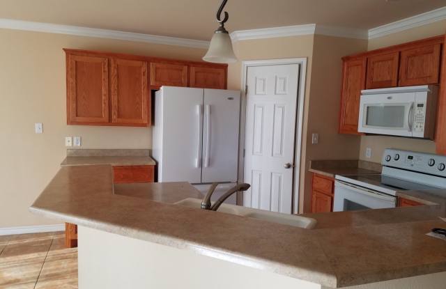 Lovely home close to Goodfellow AFB COMING SOON! Gallery 4