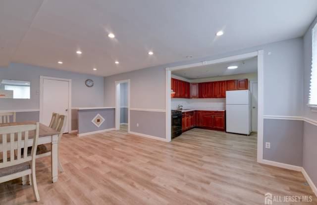 382 College Drive Gallery 4