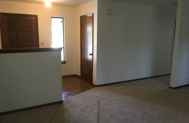 Arroyo Manor 3 Bedroom- Large Fenced Yard! Gallery 4