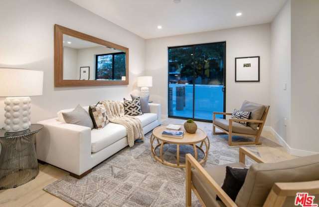 825 N Croft Ave photos photos