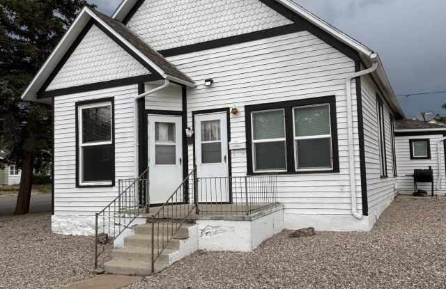 821 1/2 West Buffalo Street Gallery 1