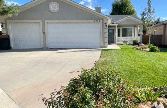 4 Bed Rancher in District 20!!! photos photos