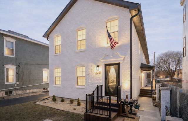 327 N Loomis Street unit: 327A photos photos