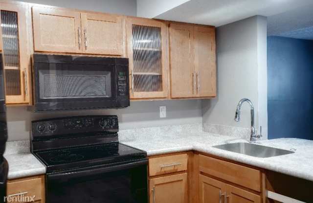 1010 Johnstown Ave - 1010 Johnstown Ave, Salina, KS 67401