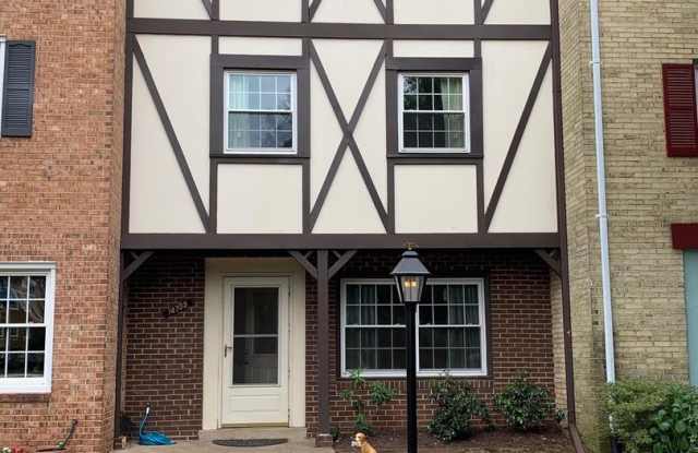 14733 GATWICK SQ - 14733 Gatwick Square, Centreville, VA 20120