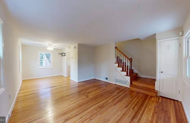 2211 ARLINGTON Terrace Gallery 2