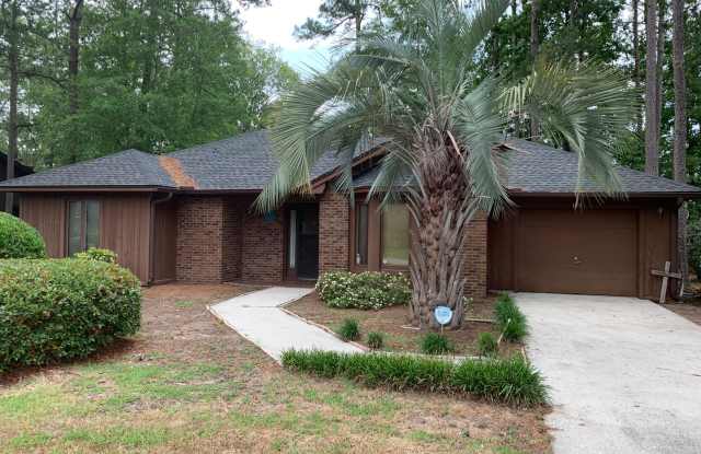 Active Adult Community - Pet friendly, 2 Bedroom, 2 Bath House with Garage! - 113 Myrtle Trace Drive, Red Hill, SC 29526