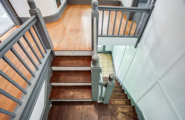 1649 Ridge Road Gallery 2