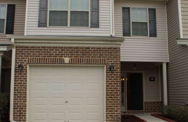Like New town home centrally located to Ft. Stewart, HAAF,and Savannah photos photos
