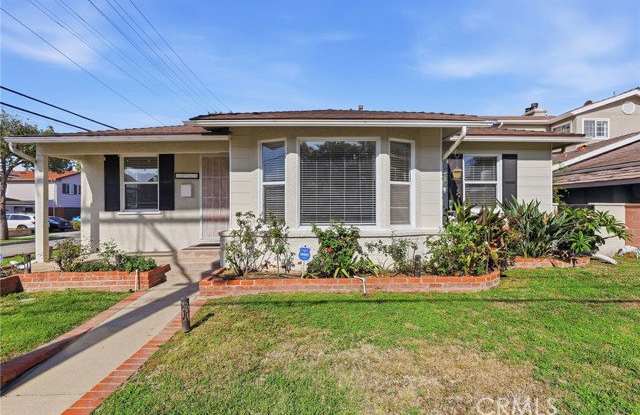 22939 Ocean Avenue Gallery 2