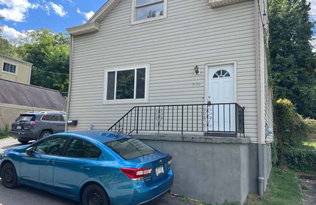 Charming 1-Bedroom Home with Walk-In Closet, Patio  Off-Street Parking – Minutes from Downtown! photos photos