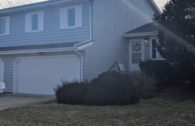 3-Bedroom Tri-Level Home in Hillcrest - 2505 Lowman Drive, Bloomington, IL 61704