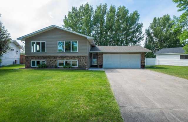 Awesome 5 Bedroom, 3 Bathroom Single Family Home for Rent in EGF photos photos