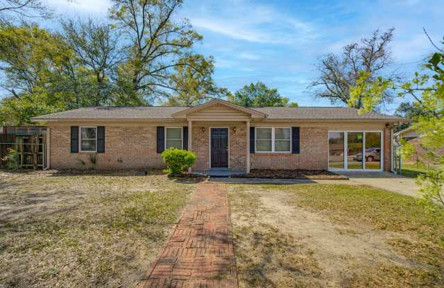 5471 Buena Vista Ave Milton: MOVE-IN SPECIAL: HALF OFF YOUR FIRST FULL MONTH’S RENT! photos photos