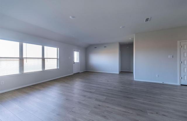 516 Ridgewood Drive Gallery 3