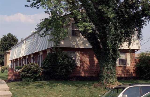 5745 N Pine Tree St.Unit C photos photos