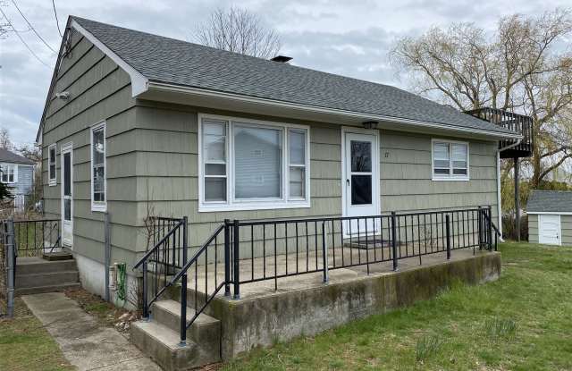 17 Saltaire Ave - 17 Saltaire Avenue, Washington County, RI 02882