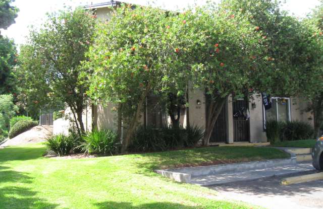 End unit 2 bedroom - Small Pets OK photos photos