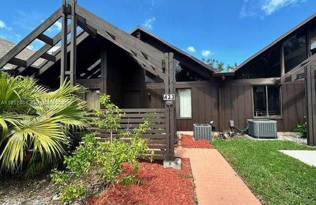 423 N University Dr photos photos