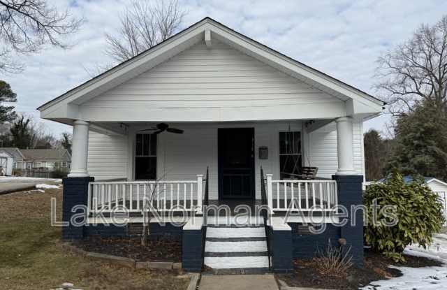 318 N Academy Street photos photos