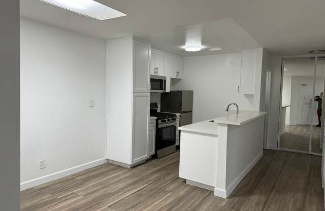 1525 North Kenmore Avenue photos photos